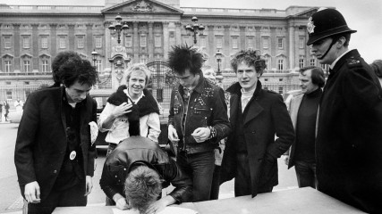 HACE 45 AÑOS, LOS SEX PISTOLS GANARON £75.000… ¡POR 6 DÍAS DE TRABAJO!