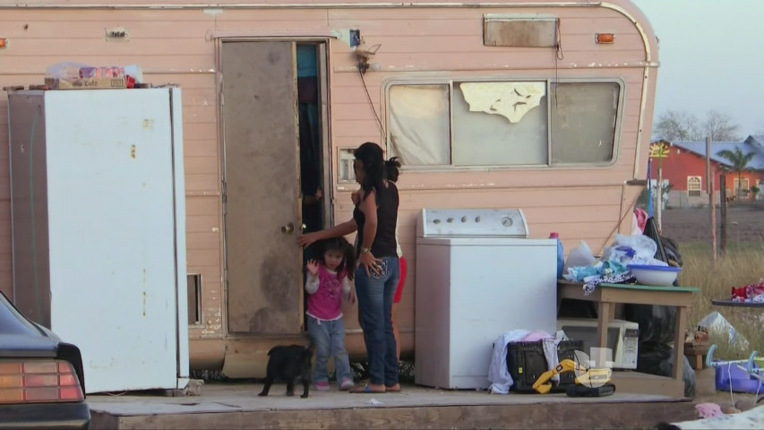 Sistema de bienestar infantil estadounidense castiga familias pobres