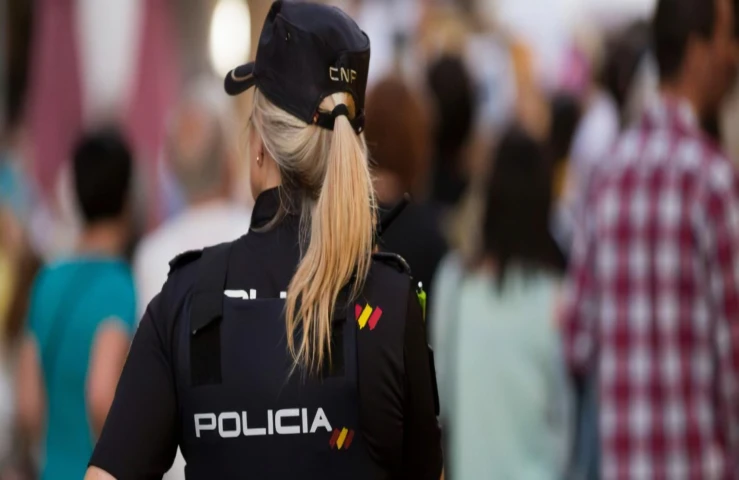 En libertad gay denunciado por sobarle los senos a una mujer en Gijón