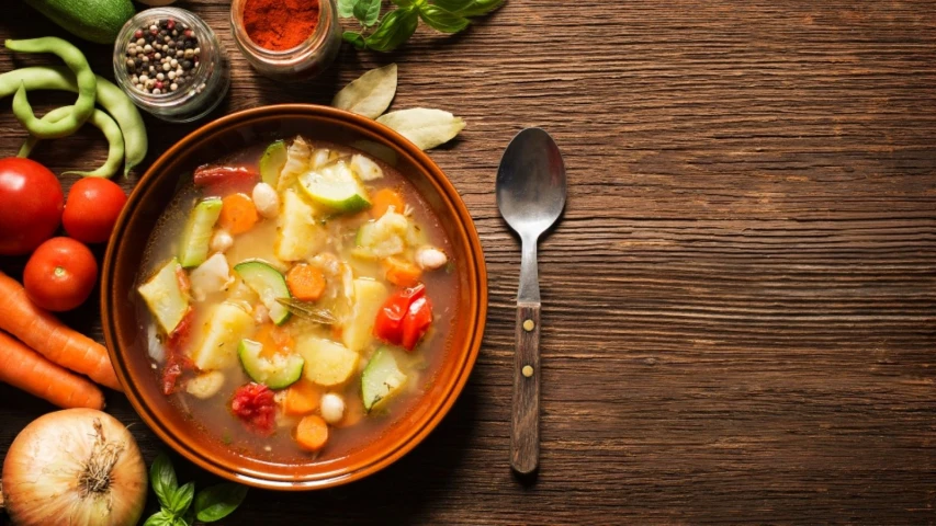 Sopa vegana de verduras: una opción saludable y deliciosa