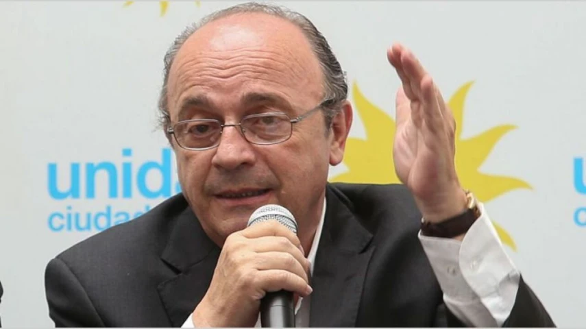 Entrevista a Leopoldo Moreau "el FdT impulsará la votación del juicio político"