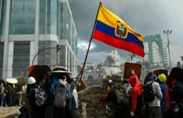 Ecuador sigue en debacle