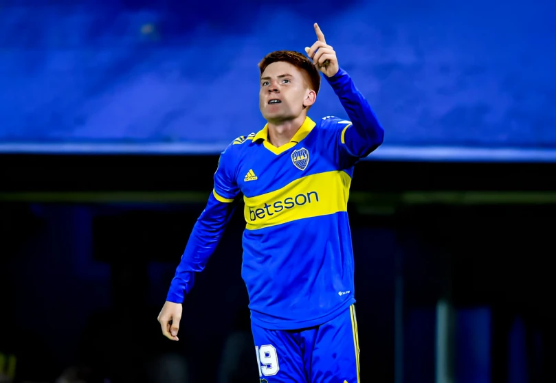Valentín: Decisión Trascendental "El futuro en juego: Valentín Barco enfrenta una elección trascendental entre Boca Juniors y el Manchester City.