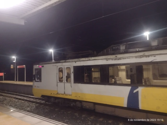 (Vídeo) Salió humo de un tren de Feve en Asturias