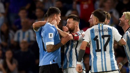 Lionel Messi muestra su enojo contra uruguay