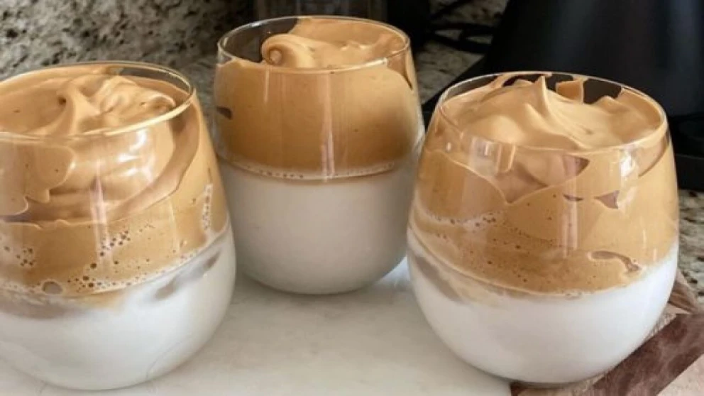 Receta del Dalgona Coffee: Cómo Preparar el Café Coreano Batido en Casa