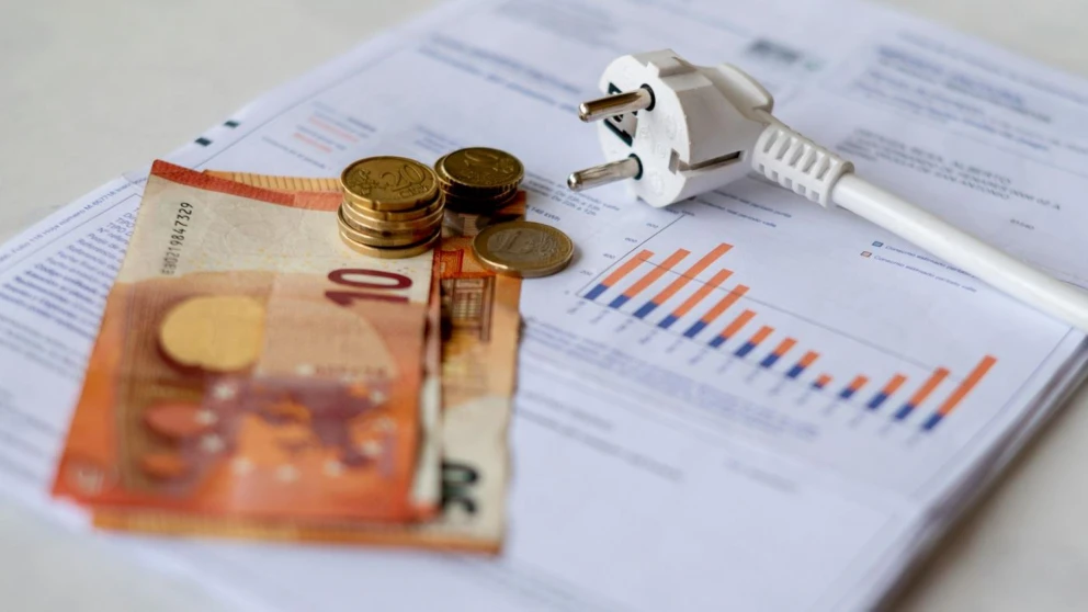 Ahorro en Factura Eléctrica: Precios de Luz en Descenso y Excepción Ibérica