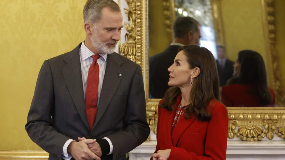 El Rey Felipe VI y su Persistente Lesión: Detalles, Tratamiento y Compromisos