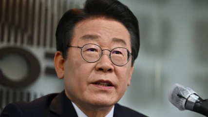 Lee Jae-myung: Político Surcoreano Apuñalado en Ataque en Busan