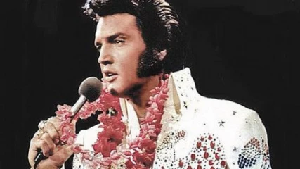 Elvis Presley regresa a los escenarios en forma de holograma