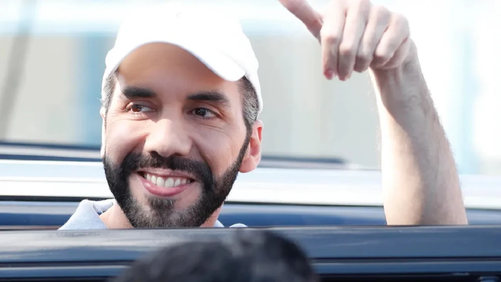 Nayib Bukele Desafía los Protocolos al Autoproclamarse Ganador en Elecciones Salvadoreñas