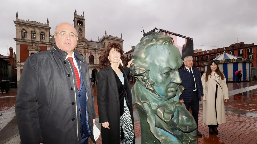 Huelga de Agricultores en Madrid y Premios Goya en Valladolid: Dos Realidades Paralelas