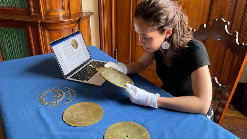 Descubren un Astrolabio Milenario con inscripciones en árabe, hebreo y occidentales