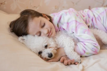 ¿Es recomendable dormir con nuestras mascotas?